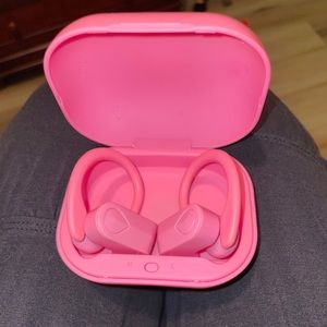 Wireless earbuds
